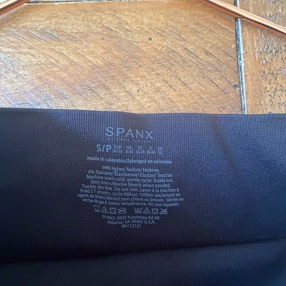 SPANX women’s Black Leggings - Picture 2 of 7